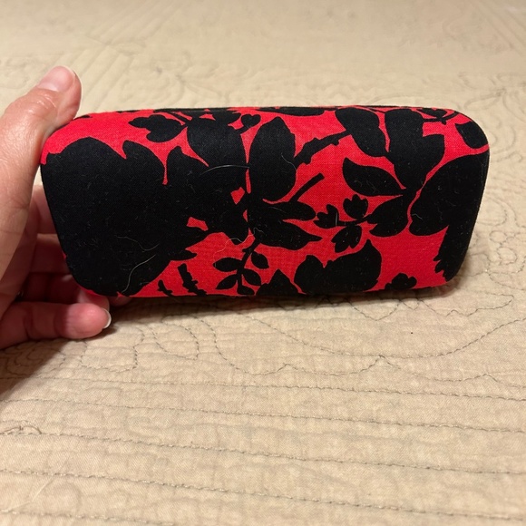 Vera Bradley Hard Clamshell Glasses Case - Picture 5 of 5